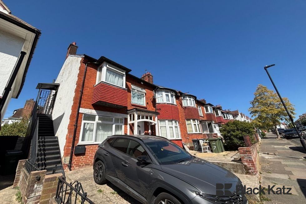 Property photo 1 of 2