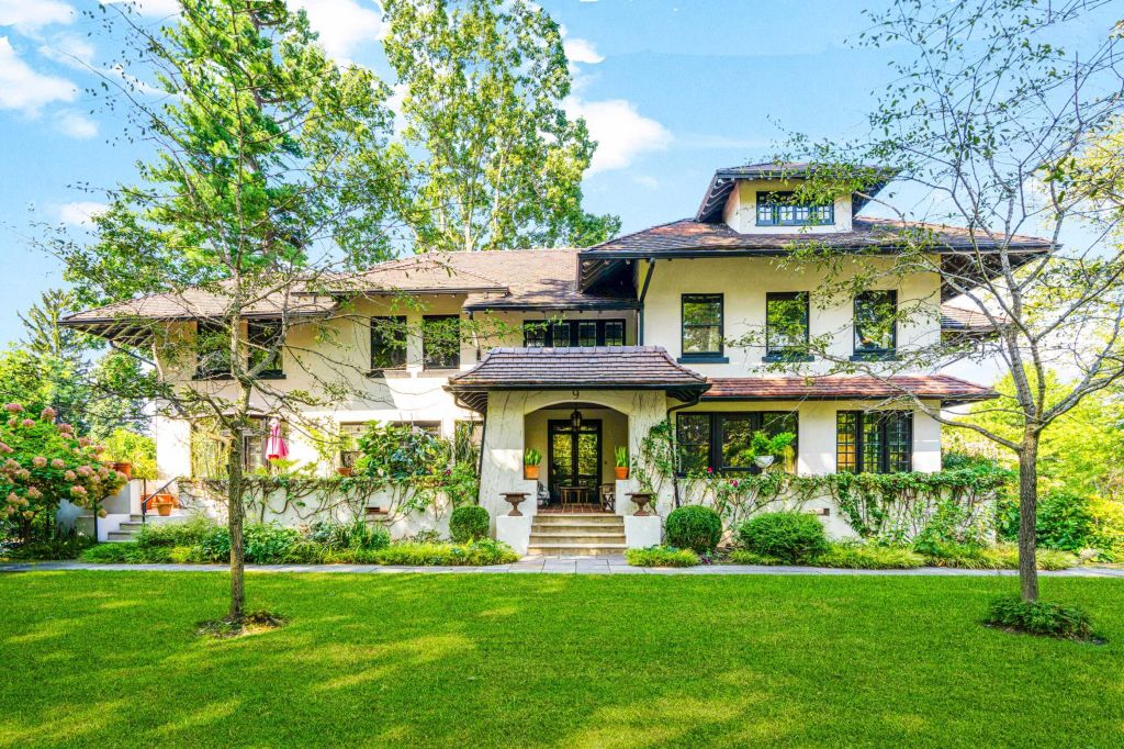 Property photo 1 of 31