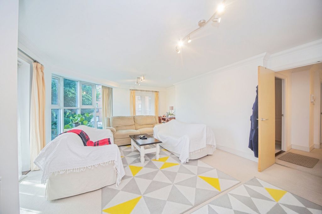 Property photo 3 of 19 Pbox-Img.Jpg