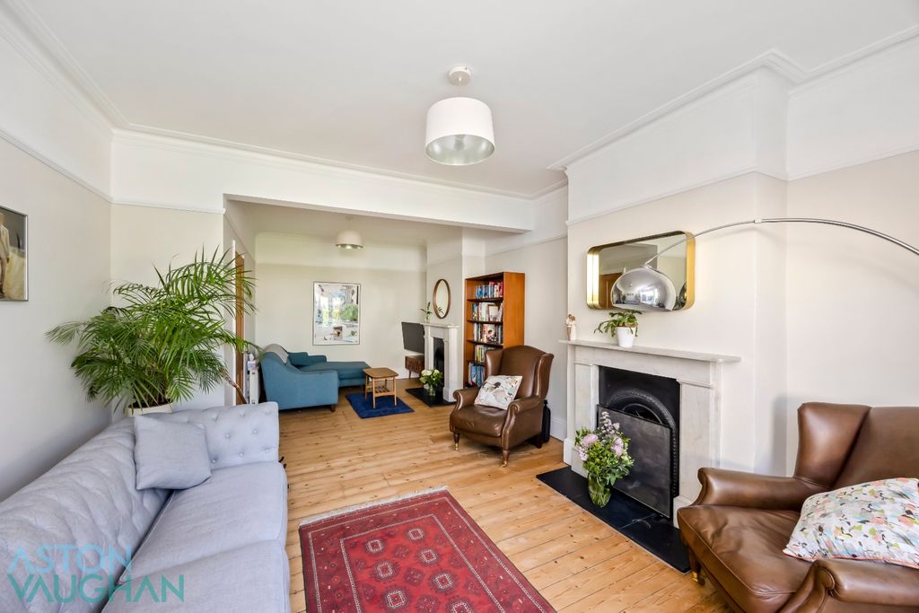 Property photo 3 of 20 4963972