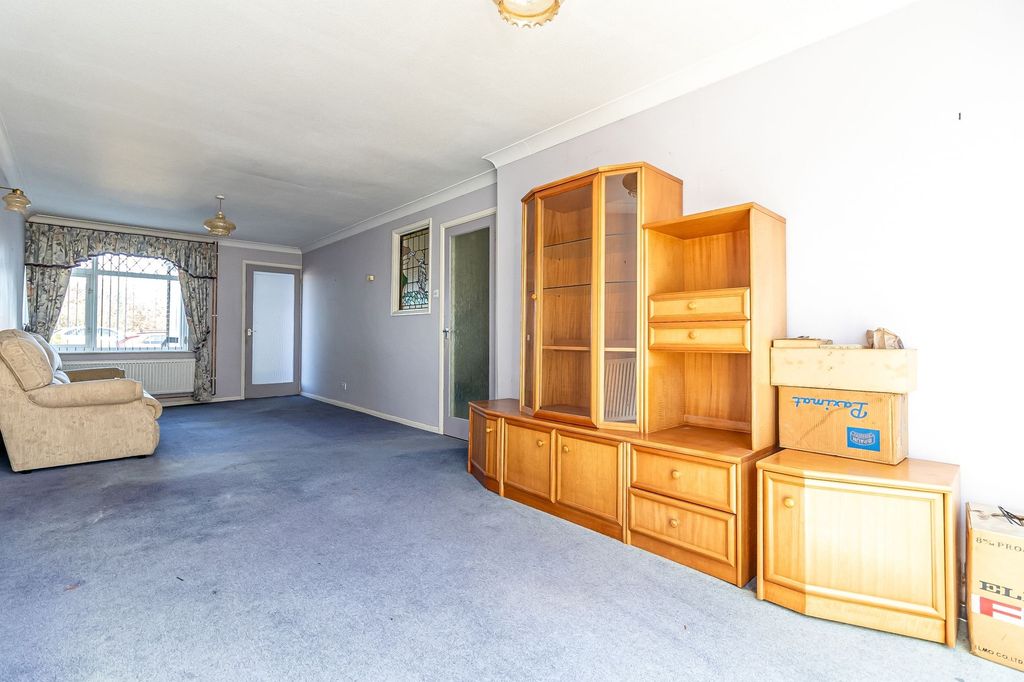 Property photo 3 of 32