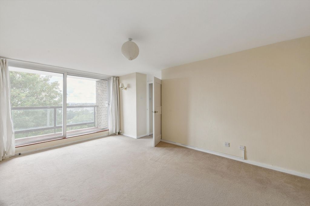 Property photo 3 of 12 Image