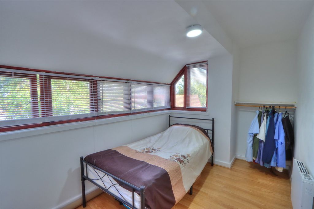 Property photo 3 of 8 Picture No. 06