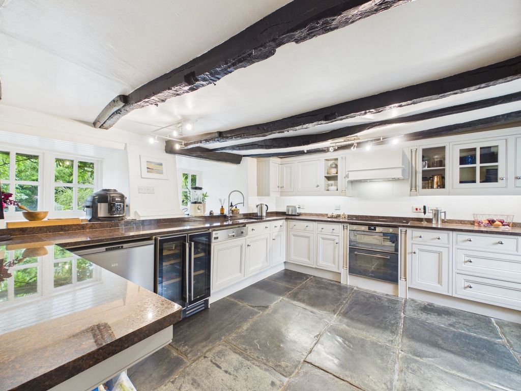 Property photo 3 of 62 Kitchen