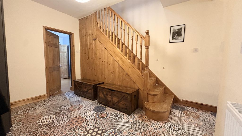 Property photo 3 of 34 Hallway