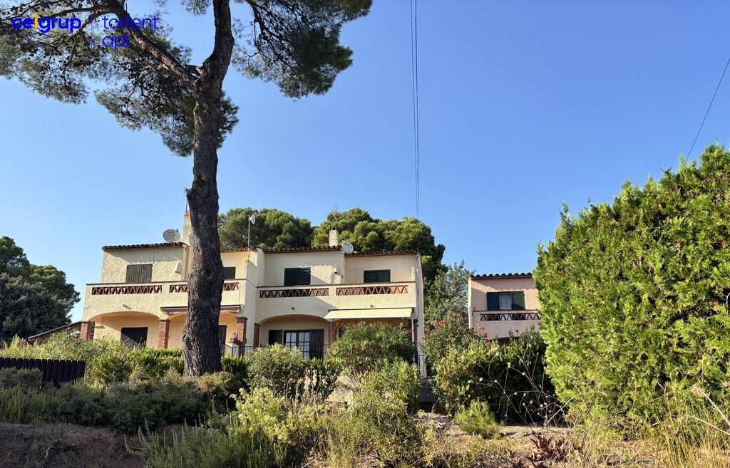 Property photo 1 of 30 Ceigrup Torrent Api: Semi-Detached House In The Quiet Torre Vella Residential Area Of L’Estartit