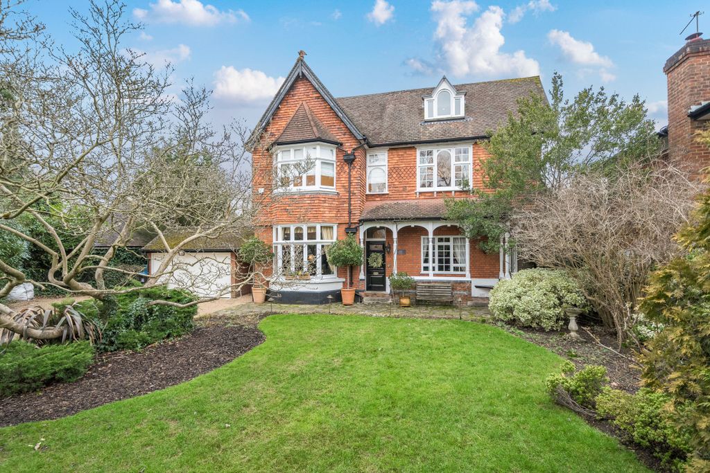 Property photo 2 of 34