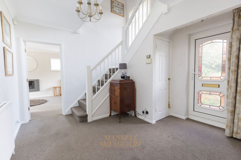 Additional image 5 of 4 bed detached house for saleOld Horsham Road, Crawley RH11