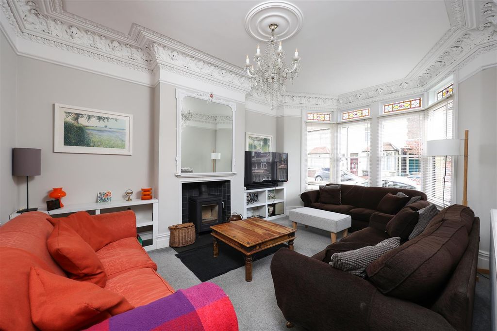 Property photo 2 of 23
