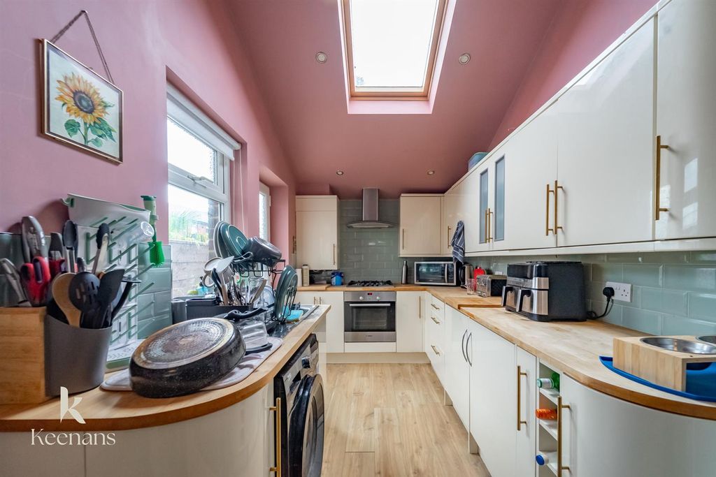 Property photo 2 of 22