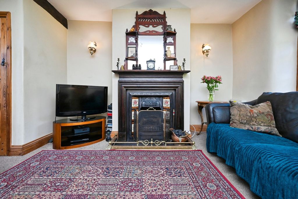 Property photo 3 of 19 Pbox-Img.Jpg