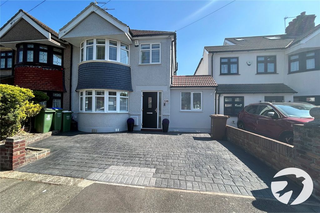 Property photo 1 of 15 External