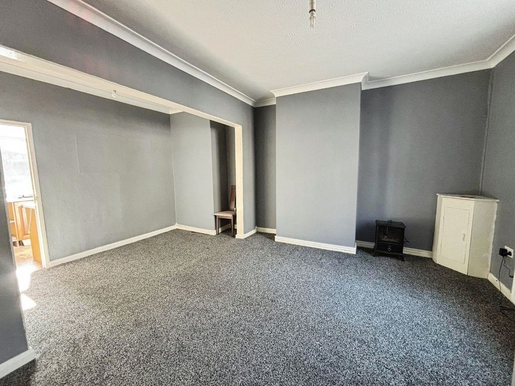 Property photo 3 of 8 Pbox-Img.Jpeg