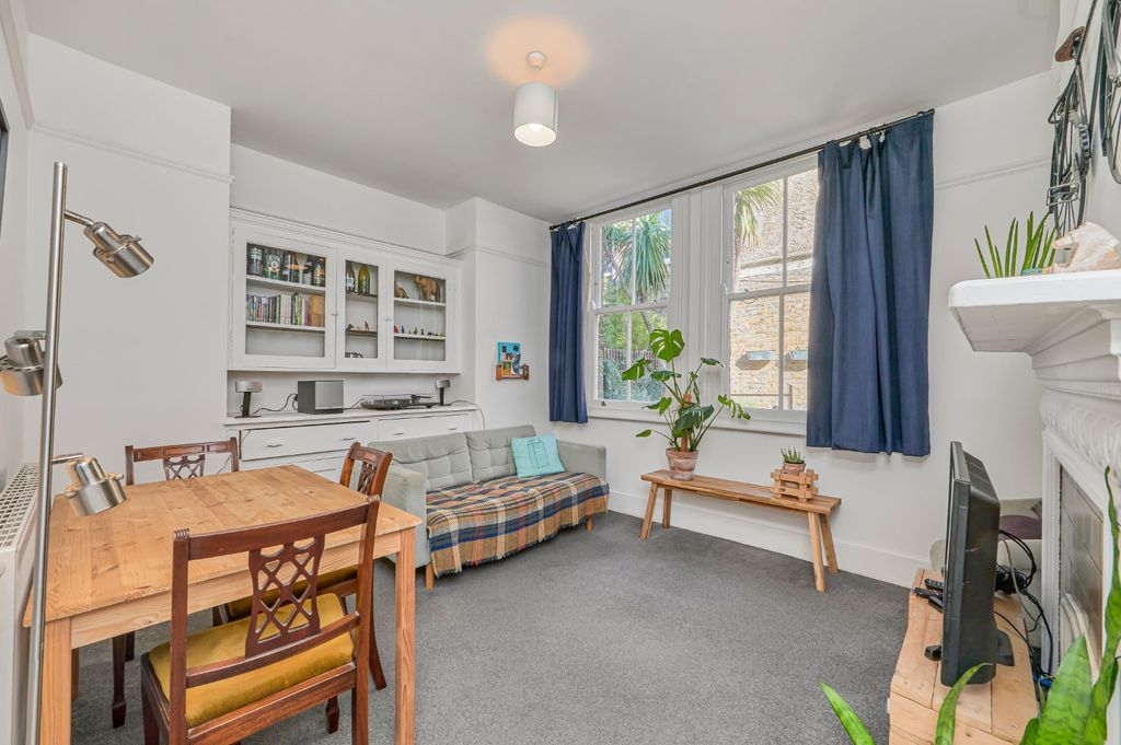 Property photo 2 of 21 Picture No. 15