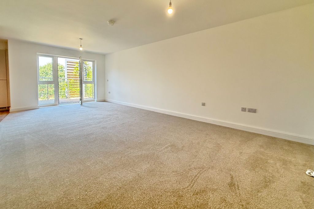 Property photo 3 of 18 Living Room