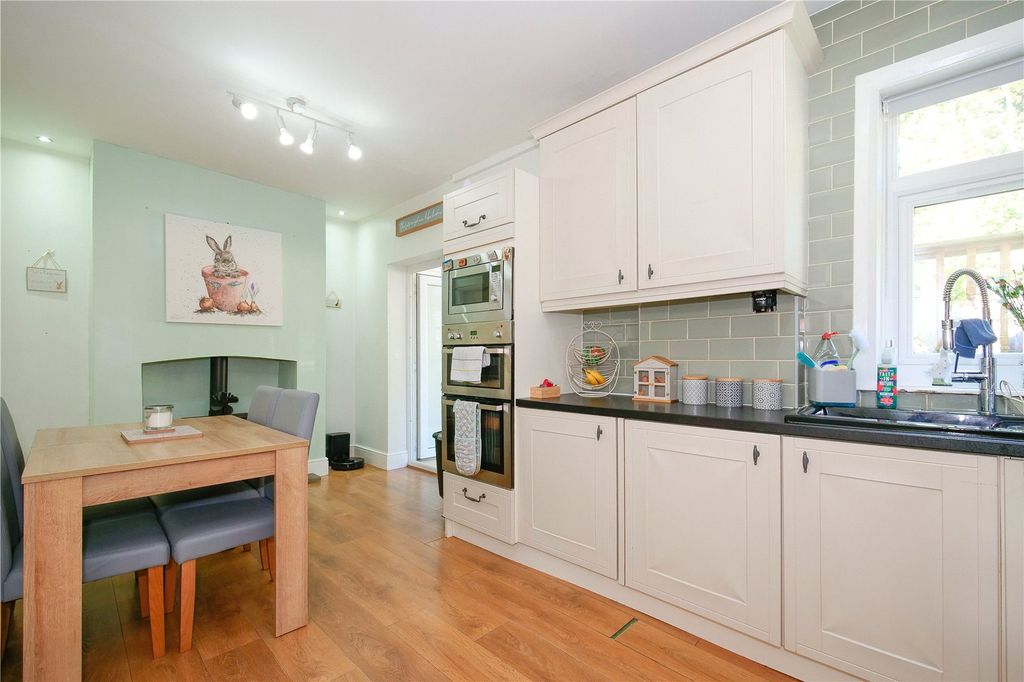 Property photo 3 of 27 Picture No. 21