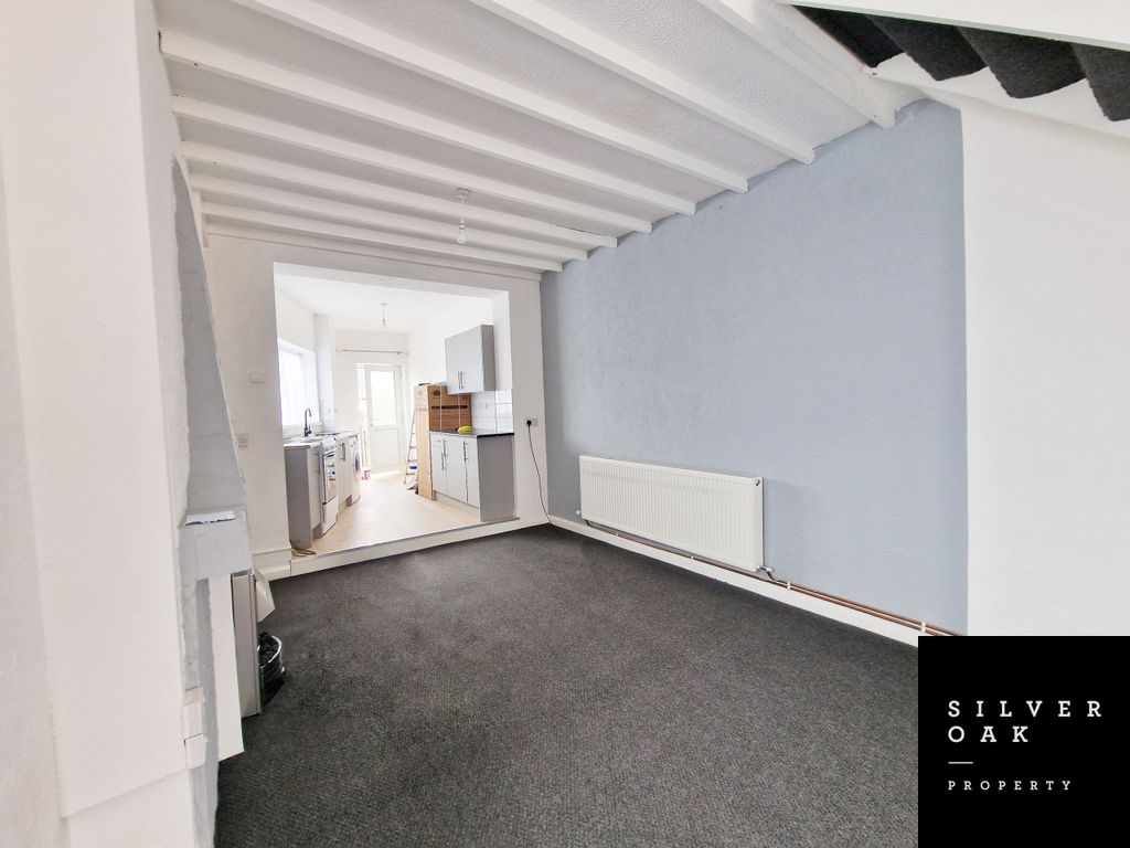 Property photo 3 of 8 3