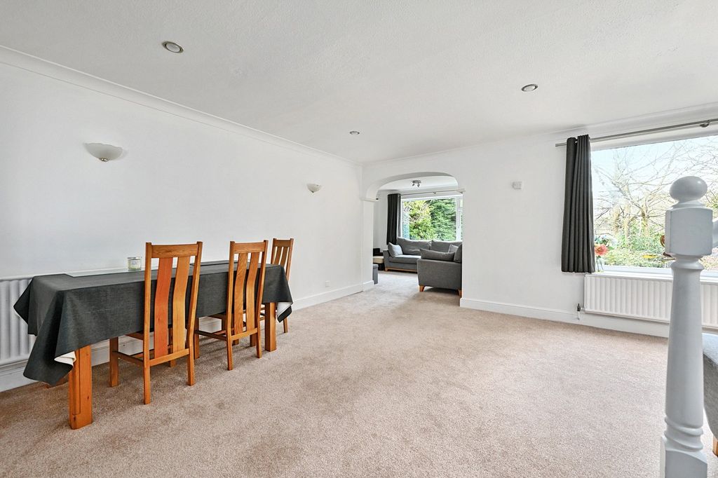 Property photo 3 of 12 Picture 3