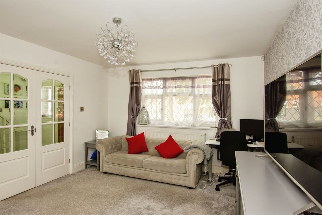 Property photo 3 of 17