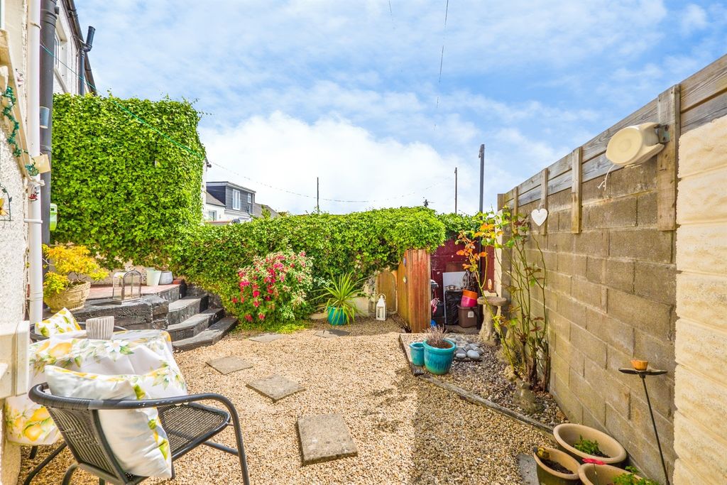 Property photo 3 of 20