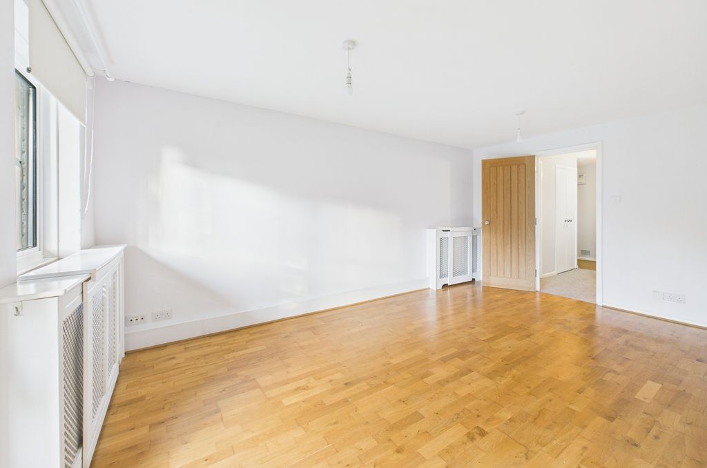 Property photo 1 of 13 Cam02545G0-Pr0535-Still003