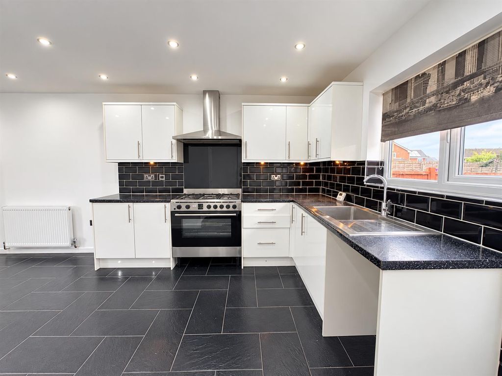 Property photo 3 of 9 Kitchen Enh 3.Png