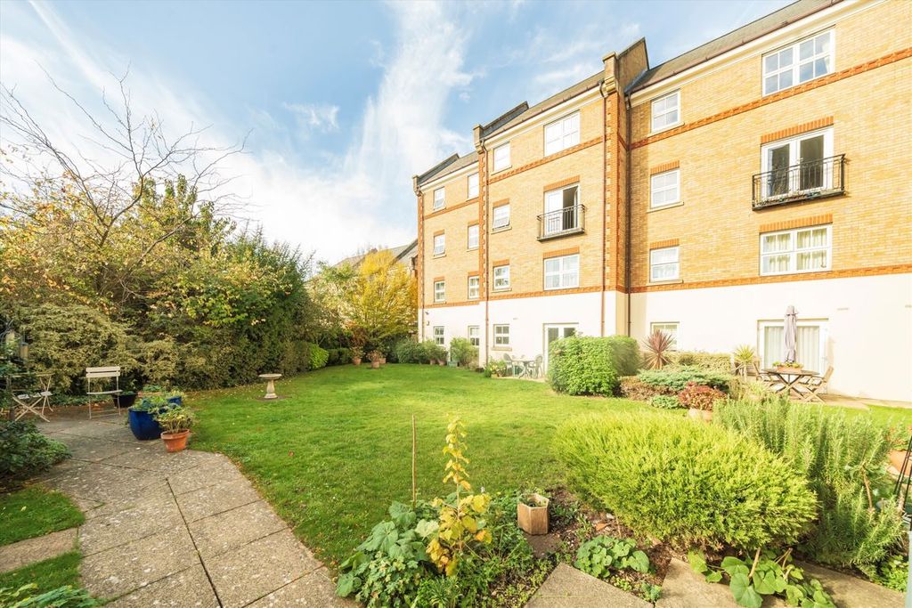 Property photo 1 of 9