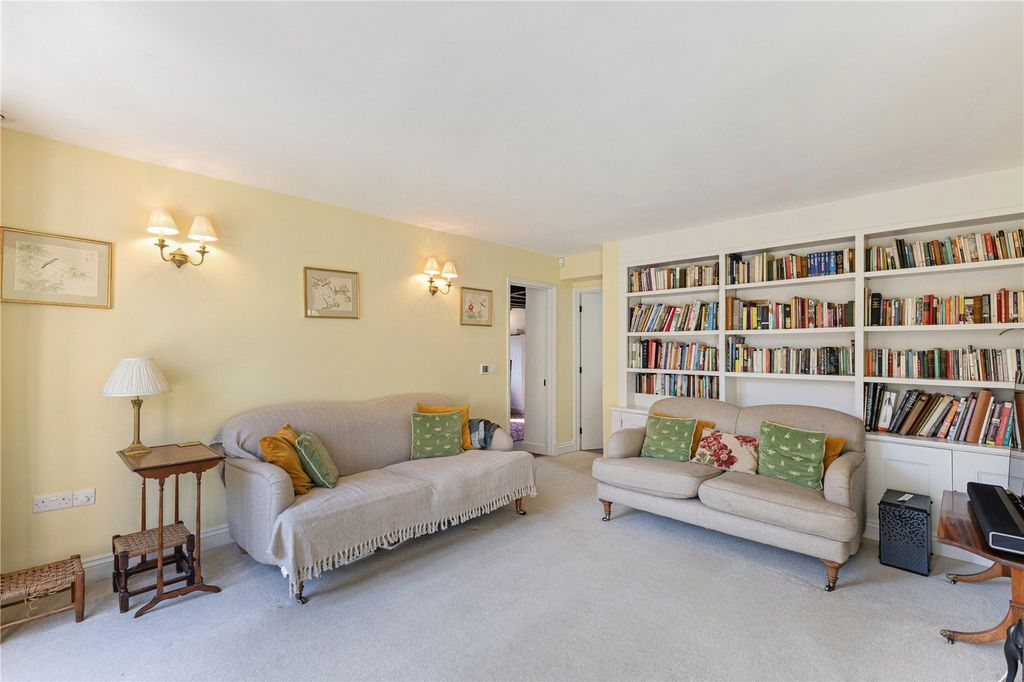 Property photo 3 of 24 Sitting Room