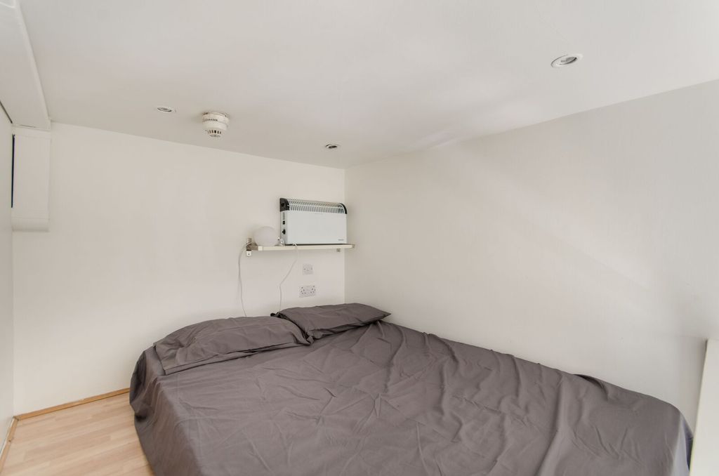 Property photo 2 of 3