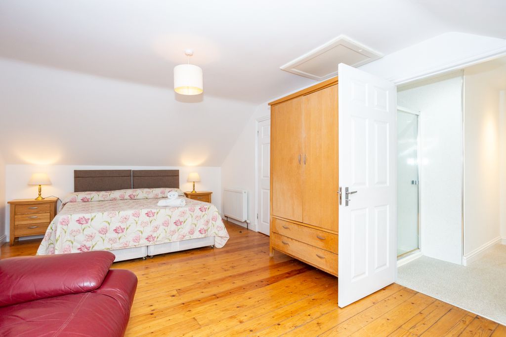 Property photo 3 of 21 Bedroom One