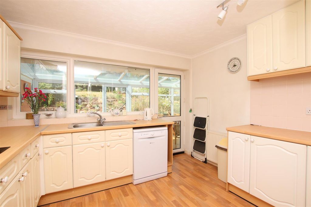 Property photo 2 of 16 Kitchen.Jpg