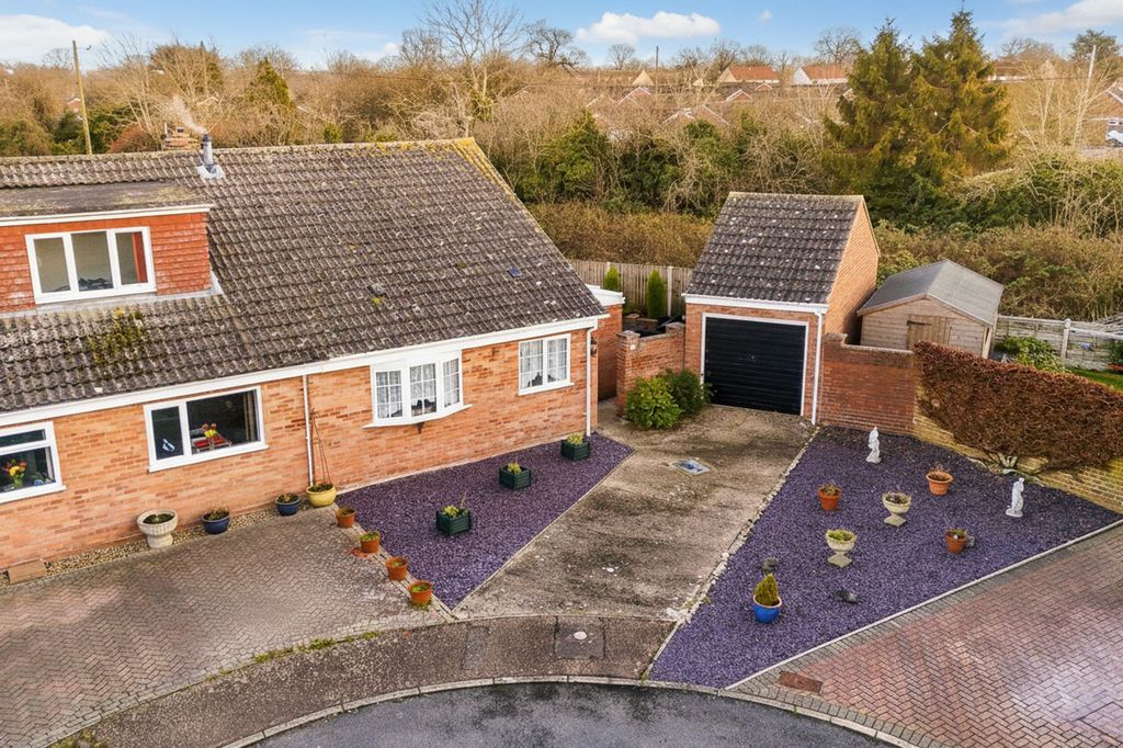 Property photo 1 of 17