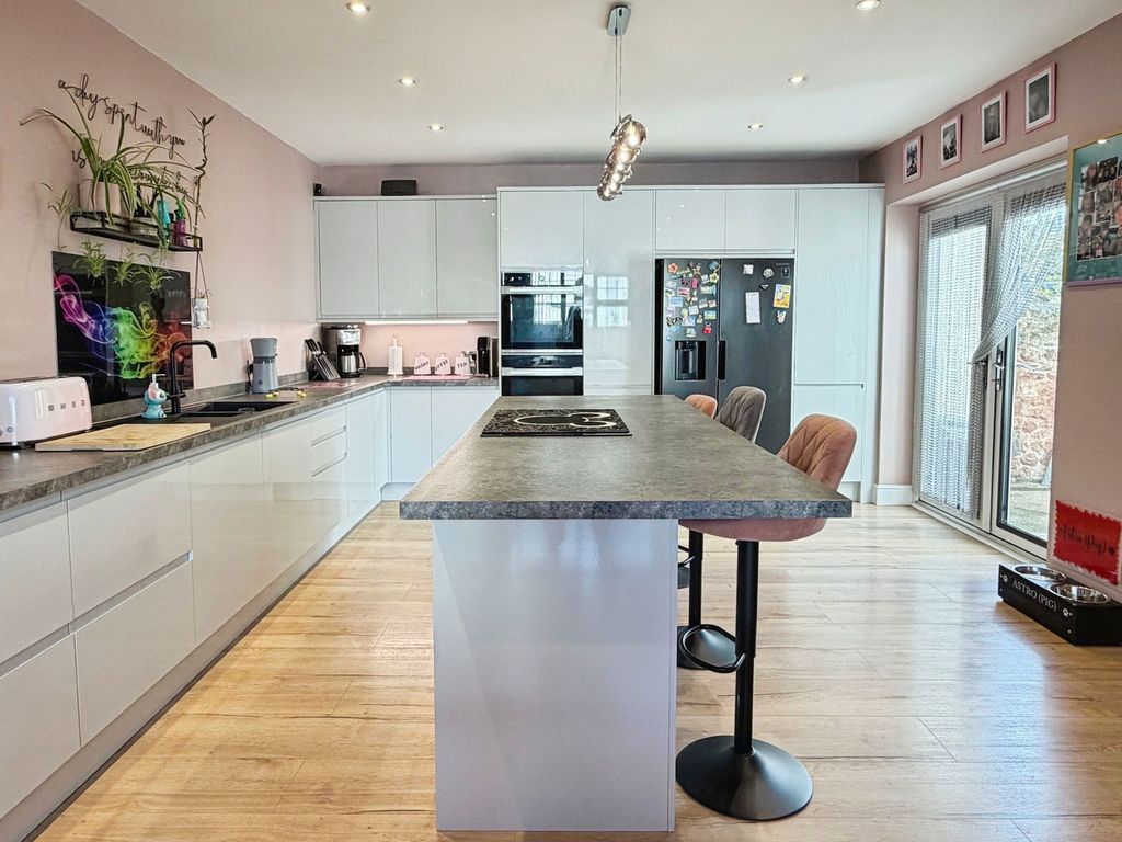 Property photo 3 of 26