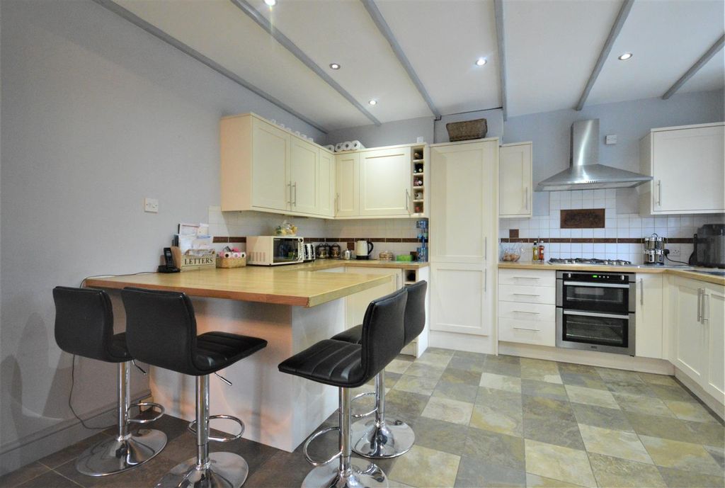 Property photo 2 of 20 Kitchen/Breakfast/Family Room