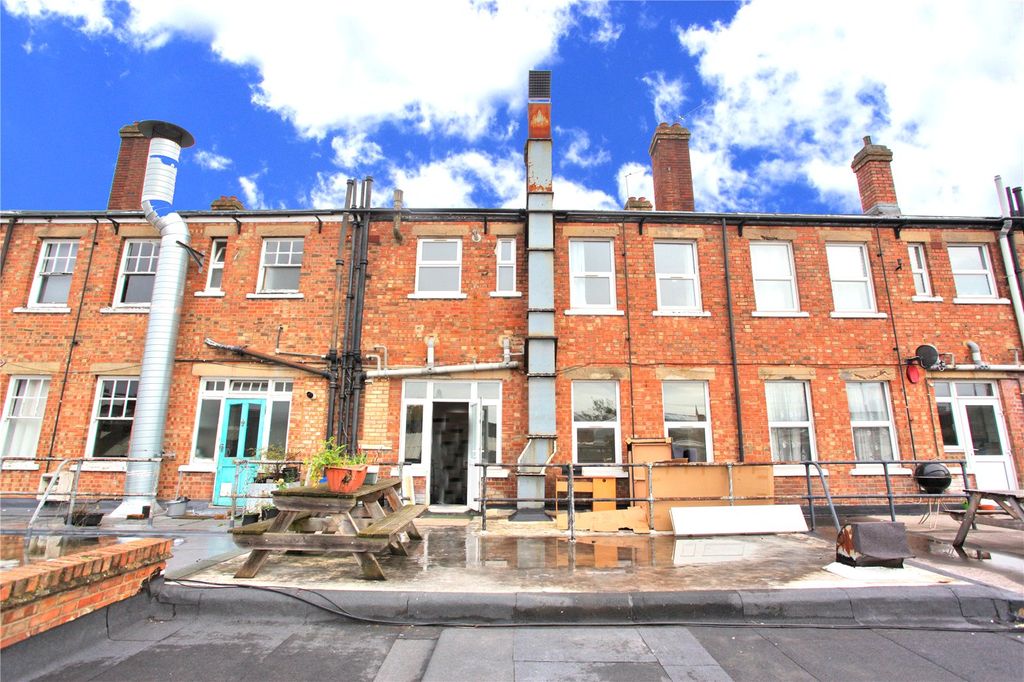 Property photo 3 of 14 Roof Terrace