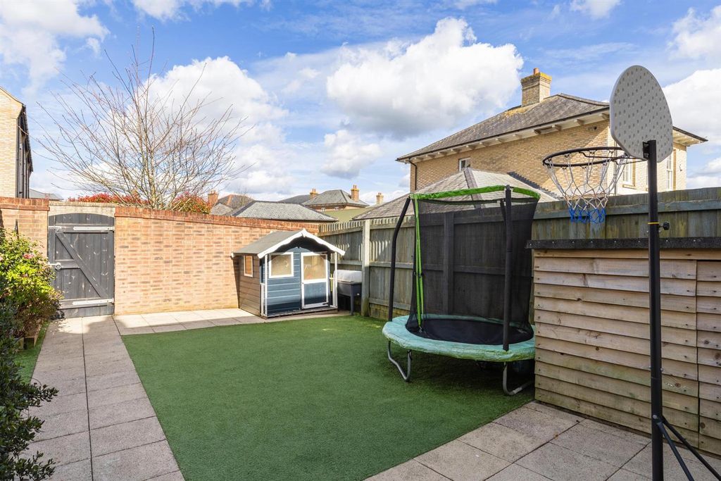 Property photo 3 of 16 010A0220-Hdr.Jpg