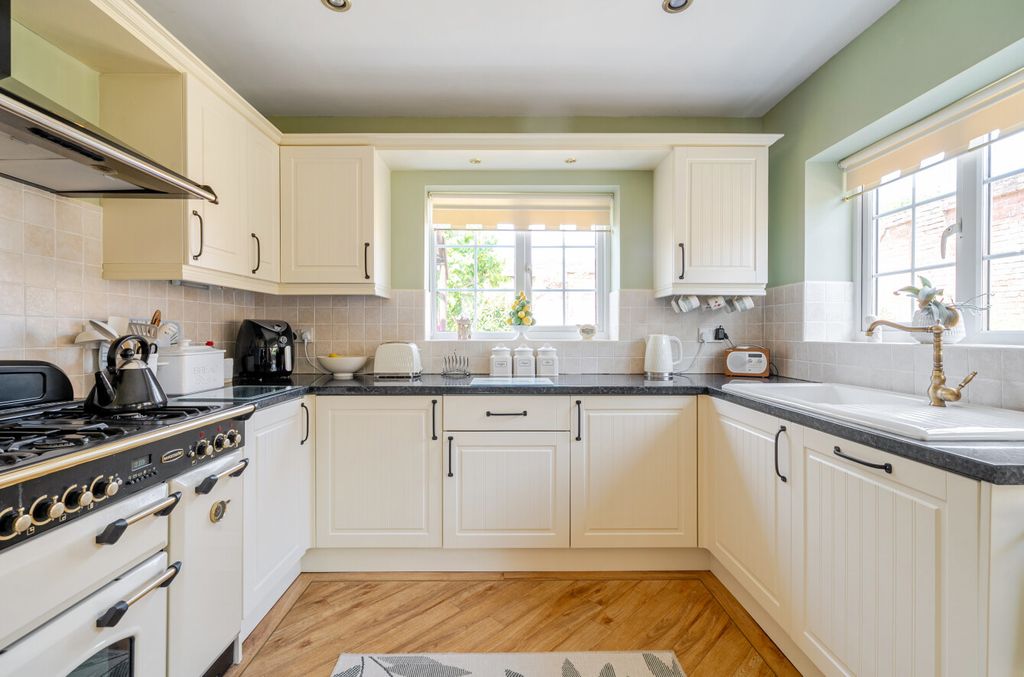 Property photo 2 of 30 1493787-15-6A58Fb...