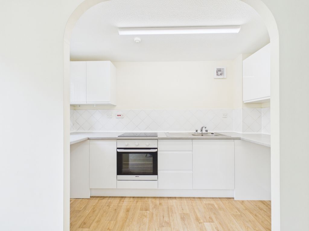 Property photo 3 of 7 Kitchen