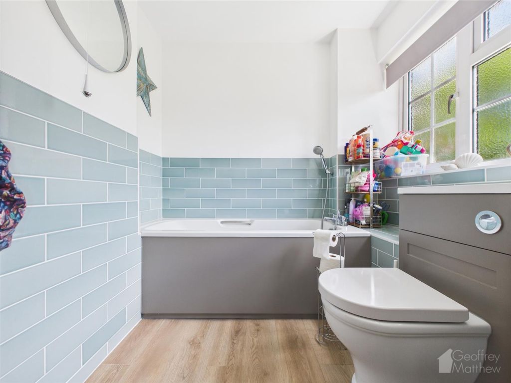 Property photo 3 of 21