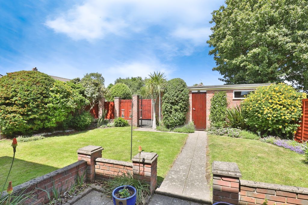 Property photo 2 of 19
