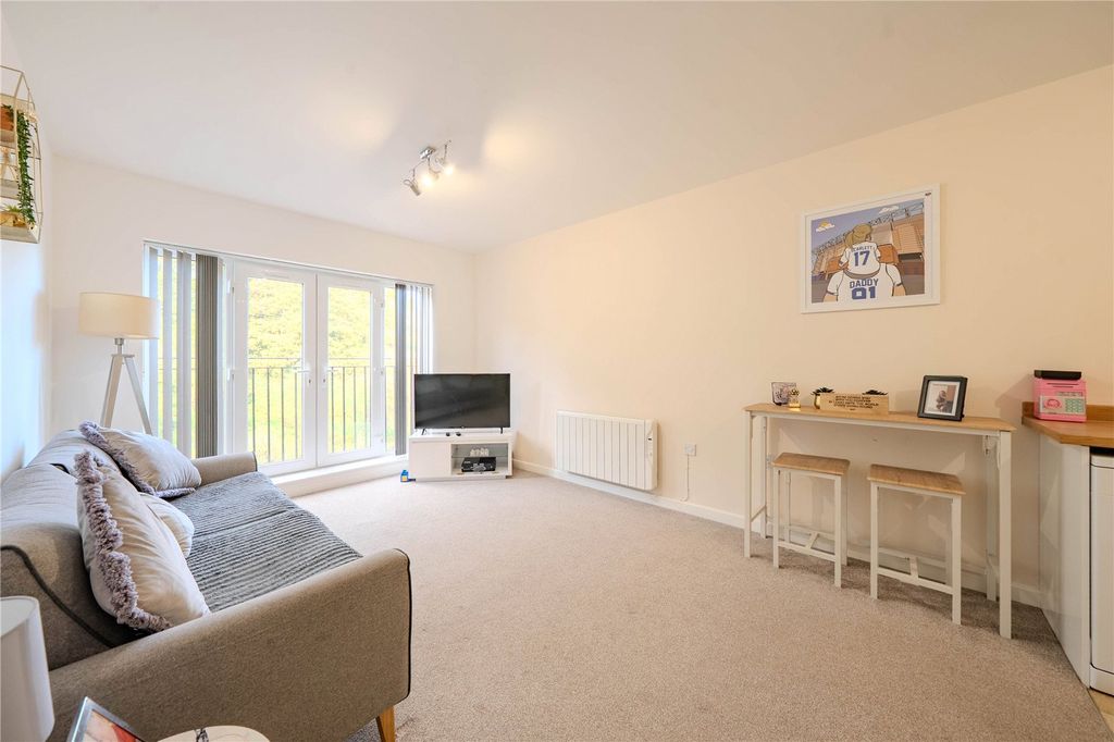 Property photo 2 of 14 Picture No. 08