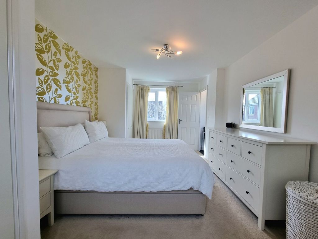 Property photo 2 of 39