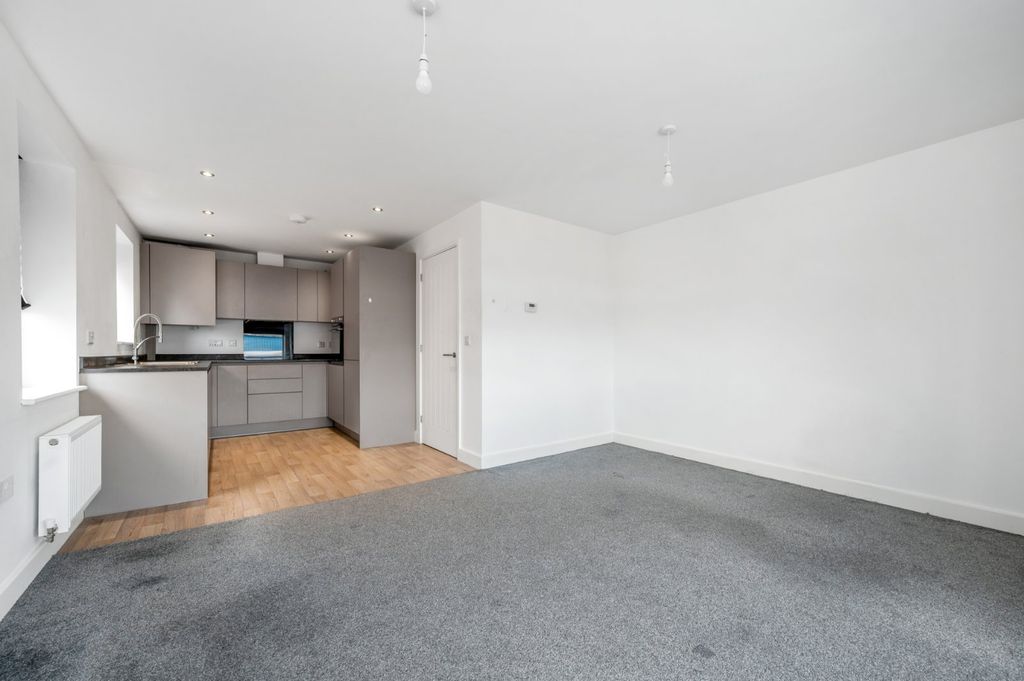 Property photo 3 of 10 Kitchen/Sitting Room