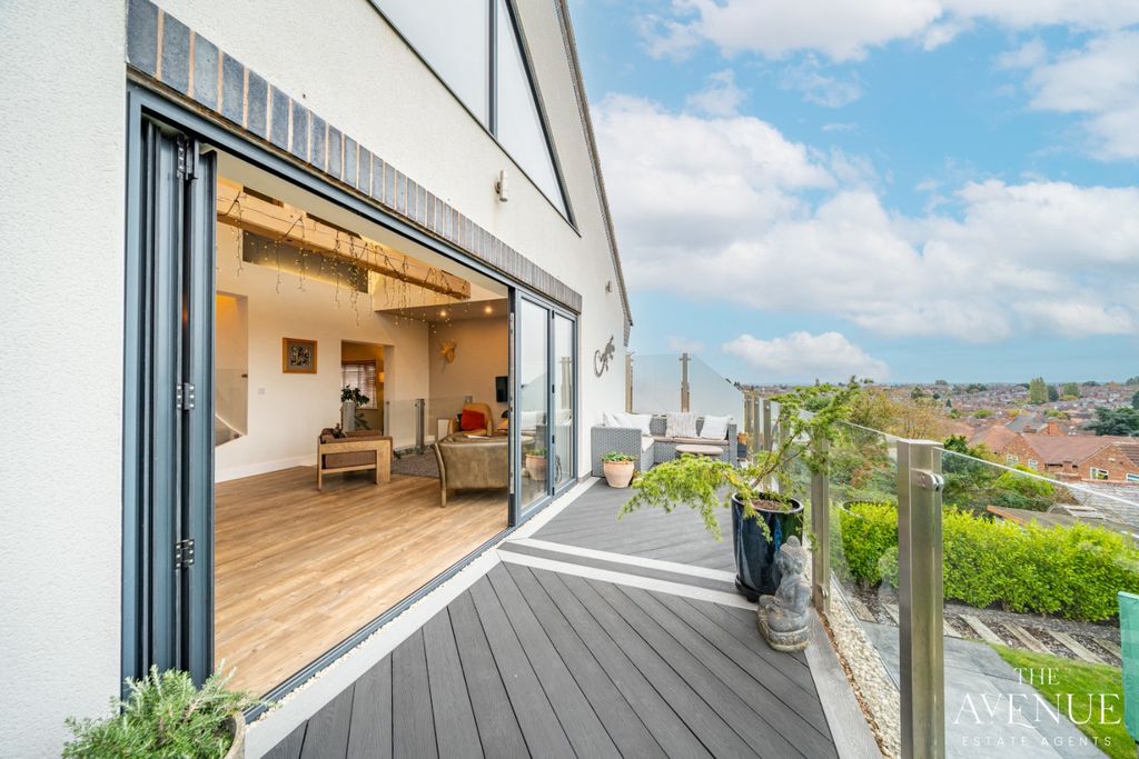 Property photo 3 of 63 4606305