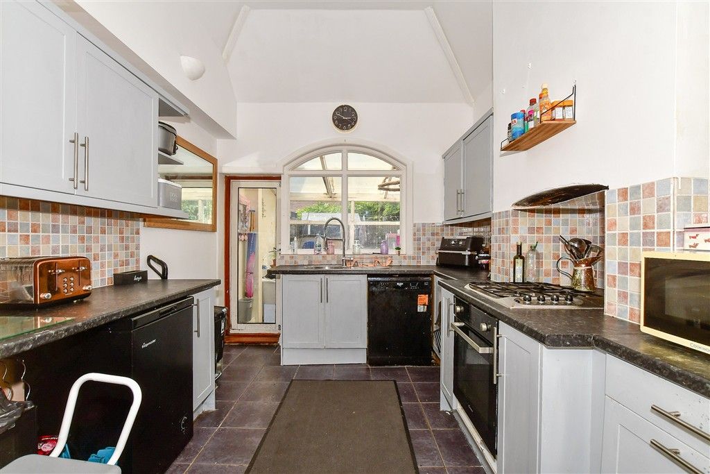 Property photo 2 of 8 Kitchen