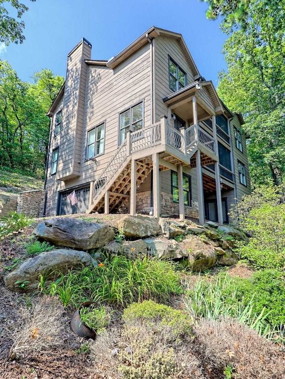 Property photo 1 of 27