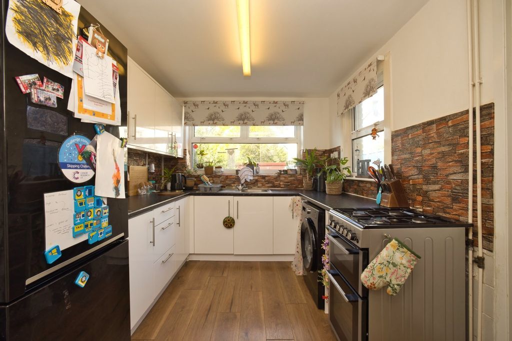 Property photo 3 of 9 Picture 3