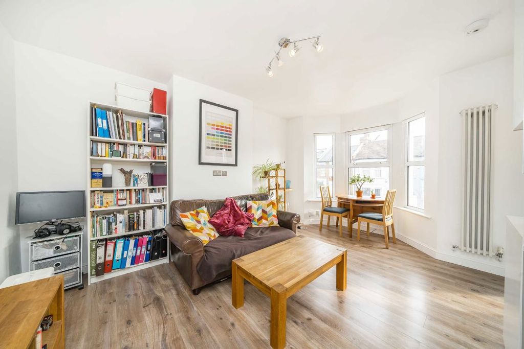 Property photo 1 of 8