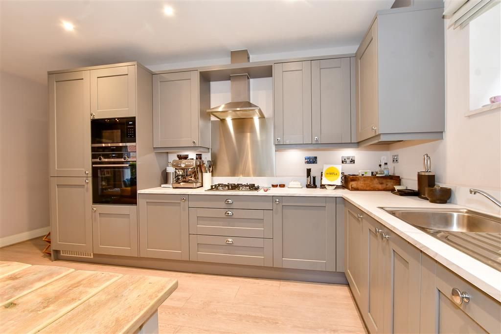 Property photo 3 of 13 Kitchen Area