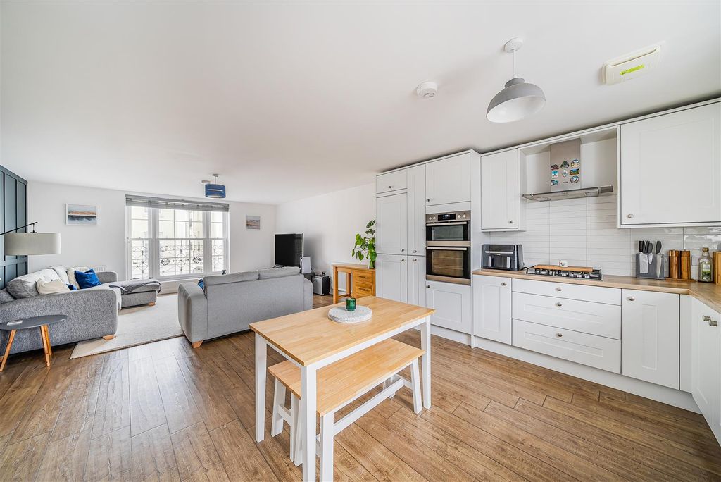 Property photo 2 of 22 Open Plan